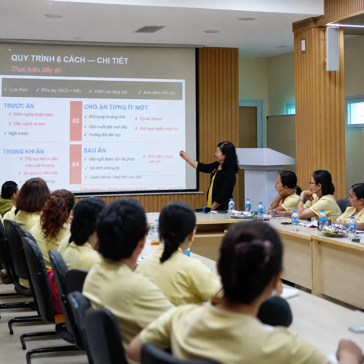 Chăm Sóc Viên bCare thực hành chăm sóc trong khóa đào tạo chuẩn y khoa